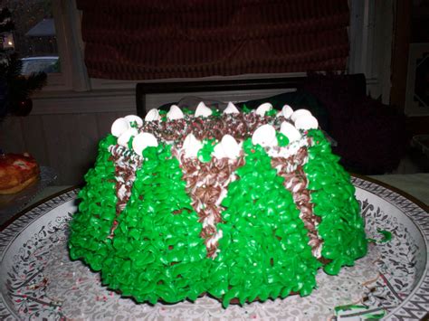 In a large bowl using a hand mixer (or in the bowl of a stand mixer), beat together butter and sugar until. Bundt Cake Christmas Trees. | Christmas cake, Bundt cake, Christmas wreaths