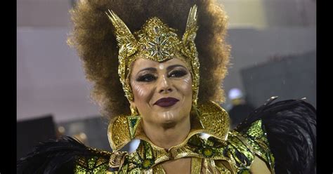 Viviane Araújo foi rainha de bateria da Mancha Verde cujo enredo era Oxalá salve a princesa