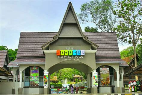 Zoo melaka terletak di air keroh. Tempat Menarik di Melaka Untuk di Lawati | Senarai Hotel ...