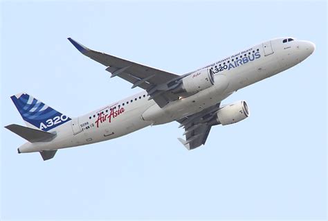 Airbus A320 Mit Sharklets Die „sharklets Sind Ca 25 Meter Hoch Und