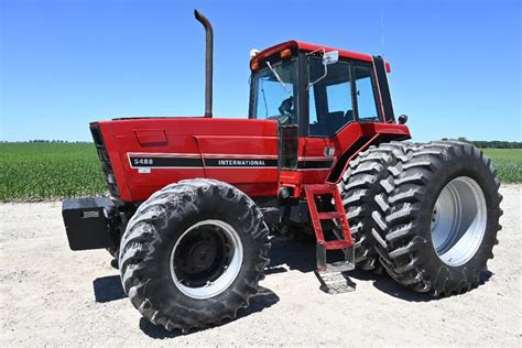 Sold 1984 International Harvester 5488 Tractors With 6026 Hrs