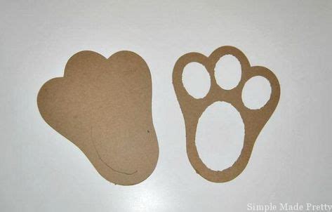 This bunny ears printable is such a fun, low prep easter craft for toddlers, preschoolers, kindergarteners, grade 1 students and more! Free Printable Easter Bunny Feet Template | Easter bunny ...