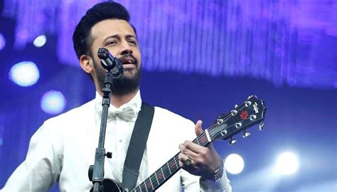 Atif Aslam Leaves Concert Midway To Protect Young Female Fan Watch Video