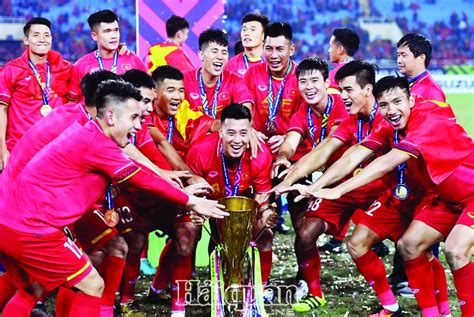 Liên đoàn bóng đá châu âu (uefa) thông báo họ đã mở các thủ tục kỷ luật real madrid, barcelona những gì diễn ra ở premier league 2020/21 đã chứng minh, không phải đội bóng nào đầu tư rầm rộ. AFF Awards Night 2019: Đêm tôn vinh bóng đá Việt | Giải trí