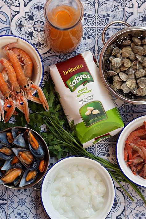 Vuelven los viernes al mediodía con paellas 2x1 en el casinet. Receta y trucos de una buena Paella de marisco