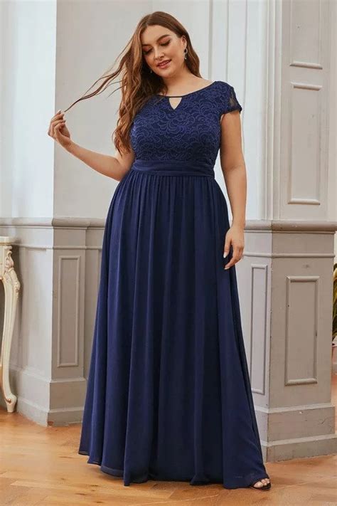 Plus Size Navy Blue Lace Wedding Party Dress With Cap Sleeves 5848