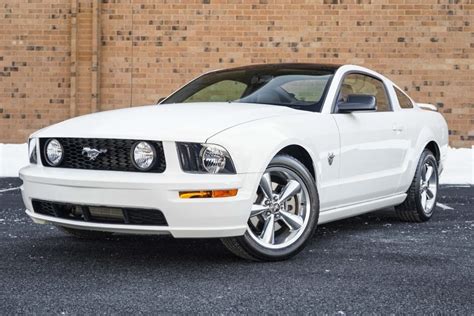 For Sale 2009 Ford Mustang Gt Performance White 46l V8 5 Speed