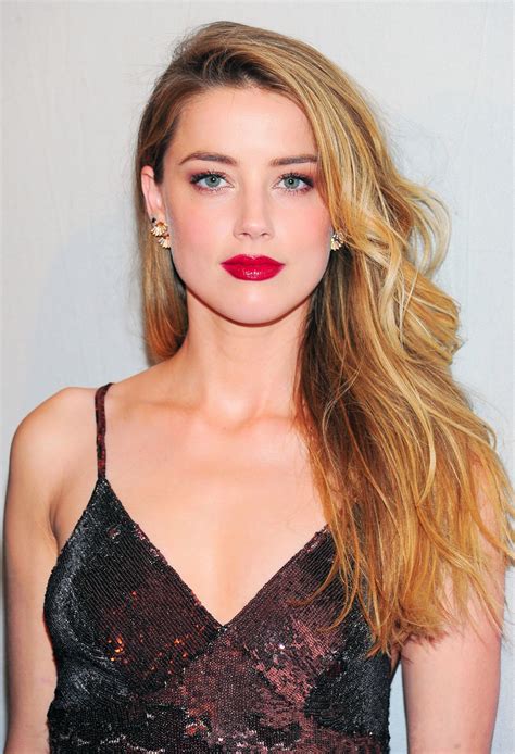 Side Sweep Red Lips Hollywood Perfection From Amber Heard Beauty