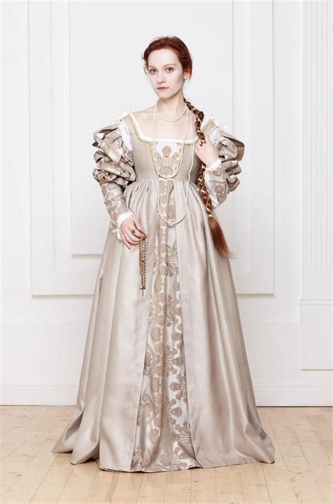 Pin By Lyndsey Lecureux On Historical Fashion Renaissance Fashion