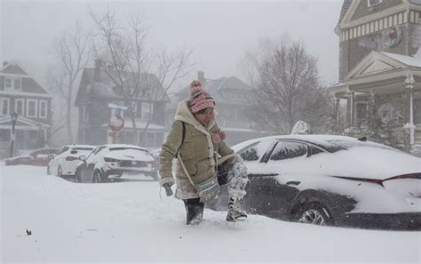 Photos Deadly Blizzard Rages In Us Canada On Christmas Weather News