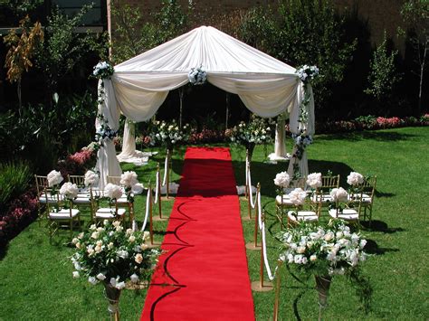 A garden is more than just grass, flowers and other plants. 35 Outdoor Wedding Decoration Ideas
