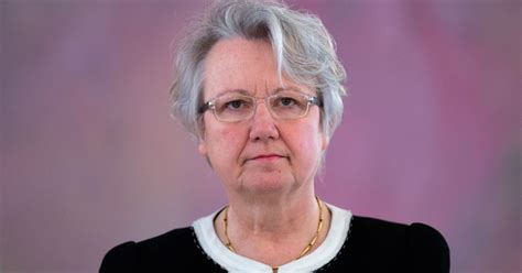 Juni 1955 in jüchen) ist eine deutsche politikerin (cdu). Annette Schavan: Doktortitel wohl endgültig verloren ...
