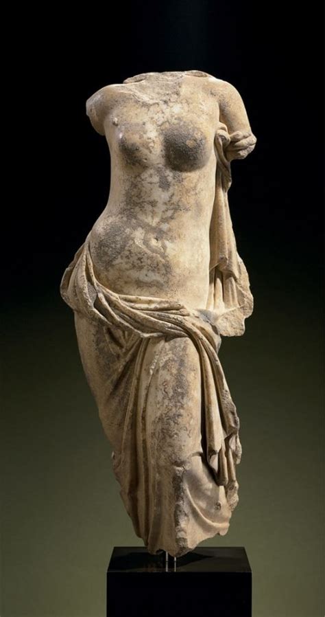 Женские скульптуры древней греции фото