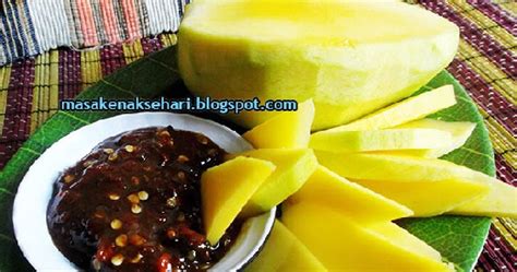 Ada beberapa jenis resep sambal yang bisa kita buat dengan sangat mudah, contohnya sambal yang sangat mudah dibuat adalah sambal bawang, sambal tomat, sambal bajak, terasi dan masih banyak jenis sambal lainya yang mudah dibuat dengan ciri khas dan cita rasa unik. Resep Rujak Buah Bumbu Sambal Kacang Pedas