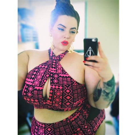 Meet The First Plus Size Model To Score A Major Contract E News