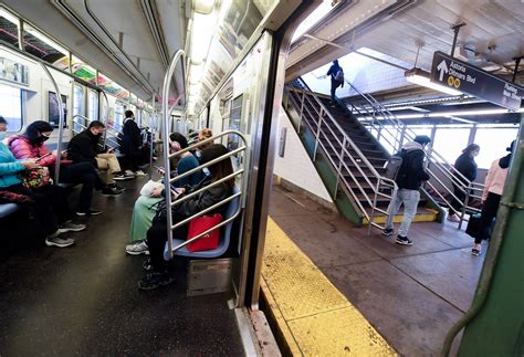 Subway Carries Ridership For Second Day In A Row