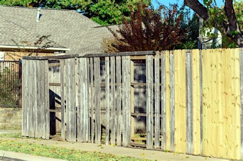 How To Stain A Fence Staining Wood With A Brush Roller Or Sprayer