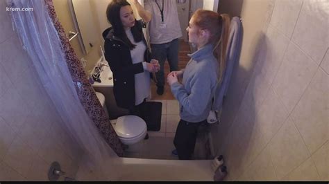 N Spokane Woman Catches Man Peeping On Her In The Shower Krem Com