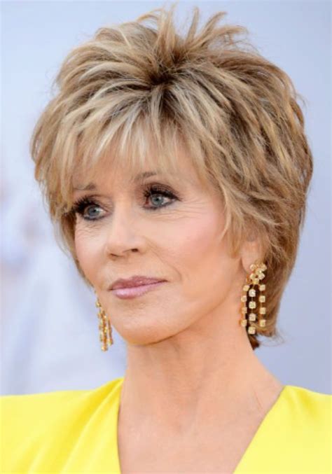 Asleep b7 9:30 p.m.), and she has a pretty amazing nighttime routine. Hairstyles Jane Fonda in 2020 | Short hair with layers ...