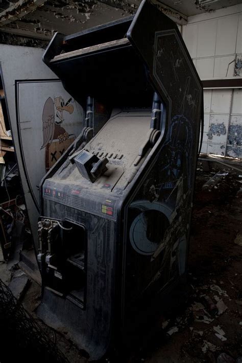 Thomas Schultz Video Decay 15 Arcade Abandoned Arcade Video Games