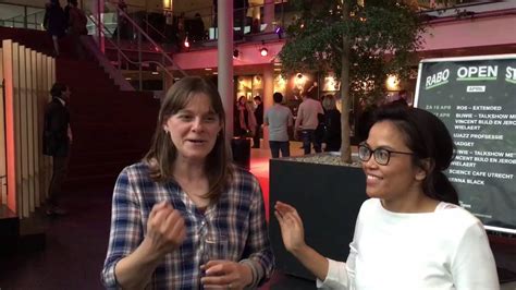How do you say cheers in spanish or french? StommePoes in Dutch sign language - YouTube