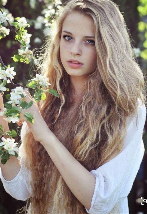 Pin By Emily On Character Insperation Blonde Hair Girl Blonde Hair