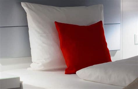 Is Red A Good Or Bad Feng Shui Bedroom Color Feng Shui Beginner