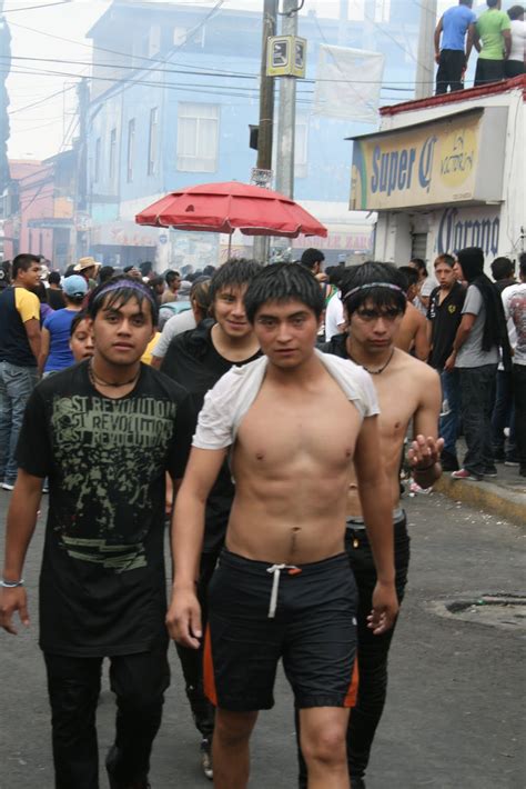 Imágenes Masculinas En Las Calles De México Escuadra De Chacas