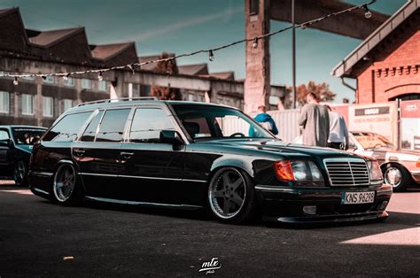 The 500 e was created in close cooperation with porsche. My 1993 w124 slammed mercedes benz. E320 #w124 #mercedes #mercedesbenz #benzerworld #cars # ...