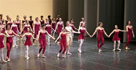 Das Hamburg Ballett Tanzt Gustav Mahlers Dritte Sinfonie Staatsoper