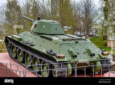 Tanque Soviet T 34 Fotos E Imágenes De Stock Alamy