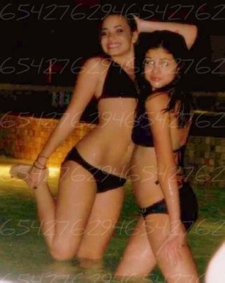 FAMOUS POPS Selena Gomez Y Demi Lovato En Bikini