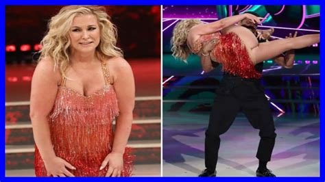 Anastacia Suffers Wardrobe Malfunction As She Flashes Intimates On Dancing With The Stars Youtube