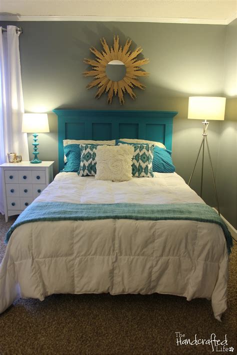 A vneck regular fit and decoration with your windows. *The Handcrafted Life*: Teal, White and Grey Guest Bedroom ...
