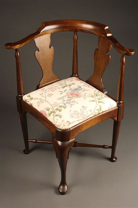 Antique Queen Anne Style Corner Chair