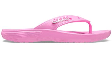 crocs™ taffy pink classic flip lyst