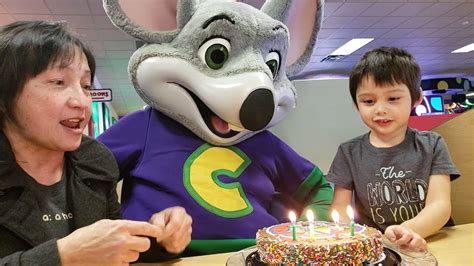 Eli S Th Birthday Party At Chuck E Cheese Opening Presents At Chuck