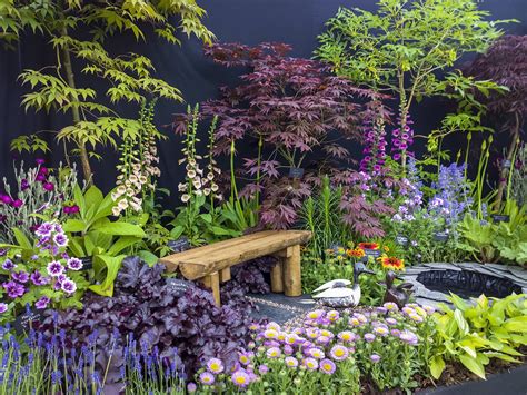 The History Of The Rhs Chelsea Flower Show The Boston Bulb Company Ltd