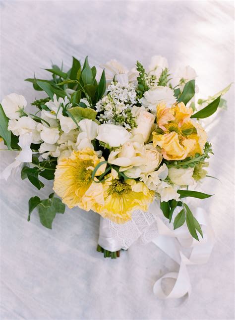 Yellow And White Wedding Flowers This Bouquet Was The Perfect