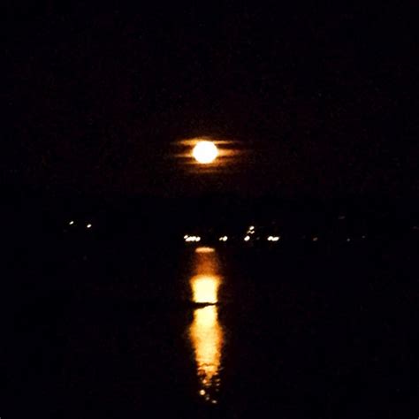 Moon Over Lake Norman Norman How To Look Better Favorite Places