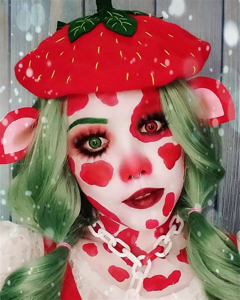 Strawberry Cow Makeup