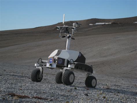 Another artist's concept showing nasa's perseverance rover on the surface of mars. NASA - K10 Robots