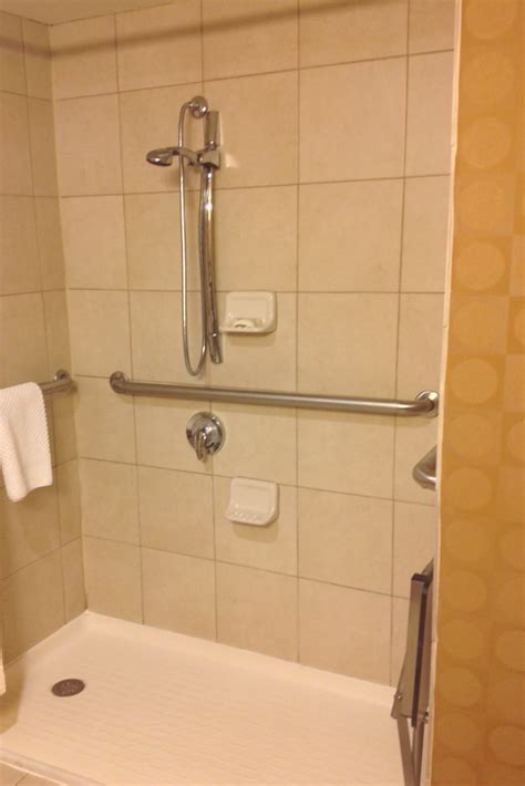 7 Ideas To Improve A Universal And Accessible Hotel Shower