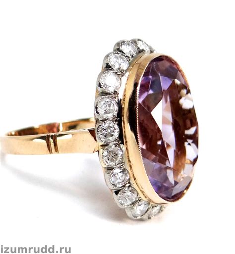 Крупное золотое кольцо с аметистом и бриллиантами