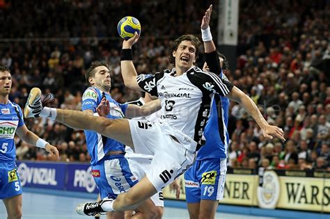 Get your favourites instantly game, at the push of a button! THW Kiel - HSV Handball | sportphotografie.de
