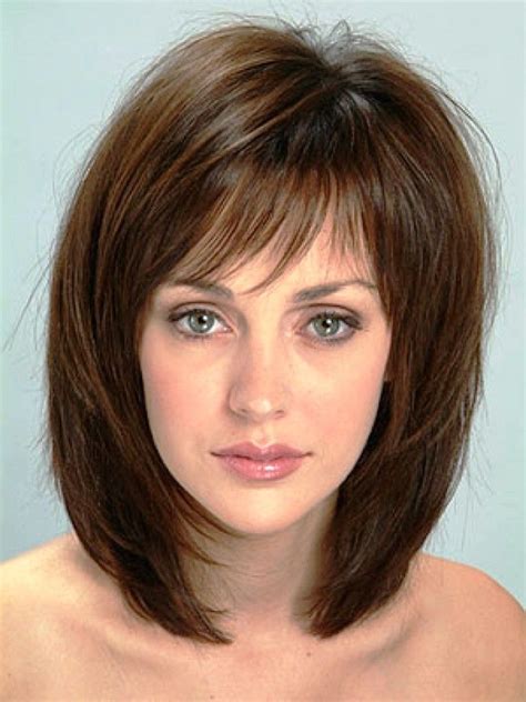 The medium length haircuts can show more flattering and trendy for women when compared with other hairstyles. 2020 Popular Medium Haircuts For Older Women
