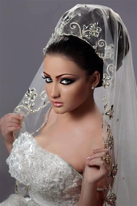 Arabic Bride Makeup Asian Bridal Hair Bridal Hair Veil Bridal Veils Arab Wedding Short