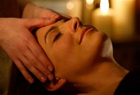 Elemis Deeper Than Deep Hot Stone Massage Hr Treatment