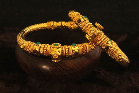 traditional gold bangles online outlet save 55 jlcatj gob mx