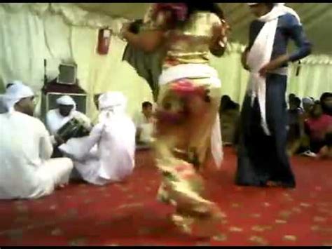Arab Hijabi Miley Cyrus Twerking In Hijab Youtube